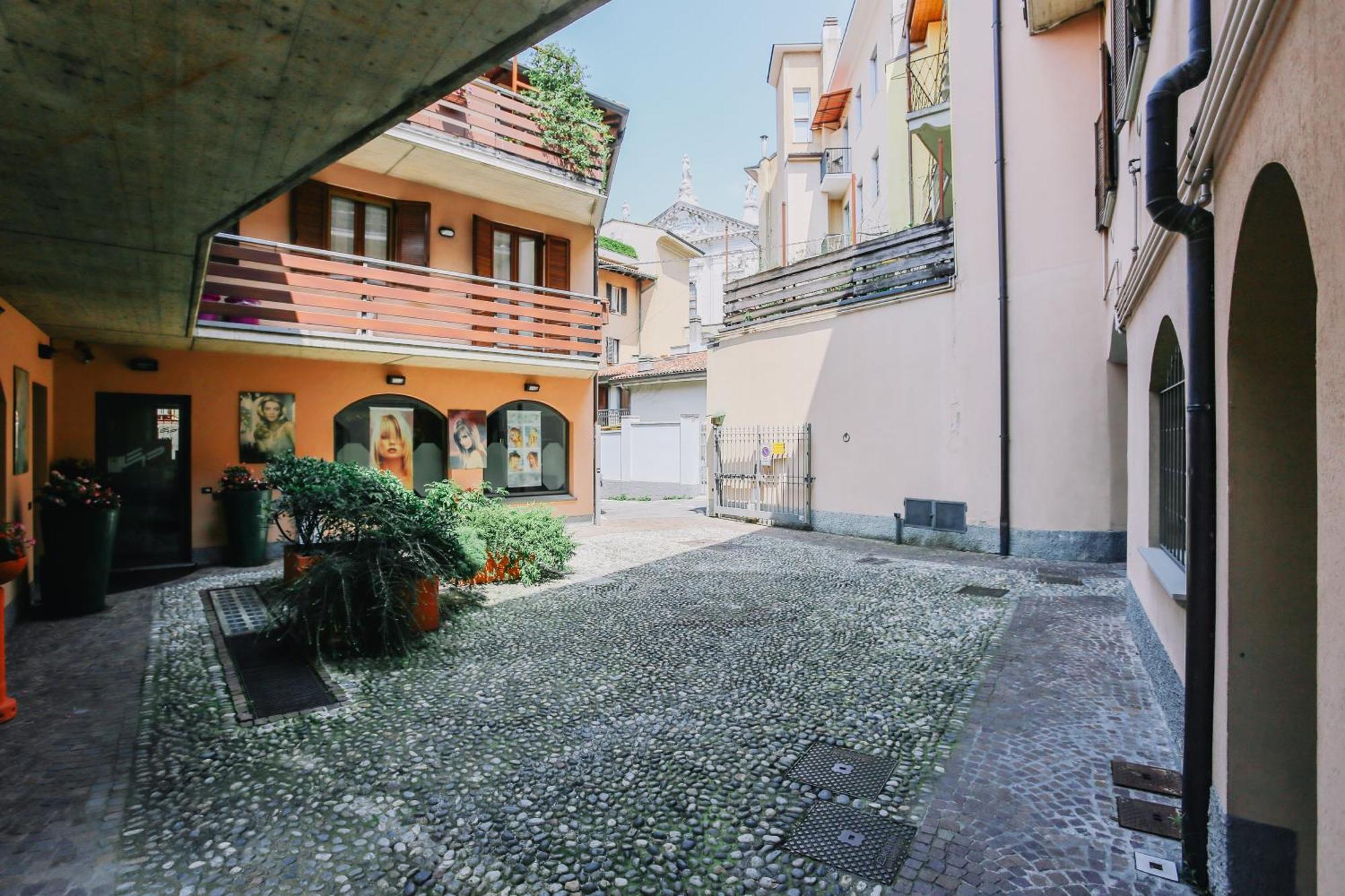 Flat Mazzini 6 Apartment Alzano Lombardo Exterior photo