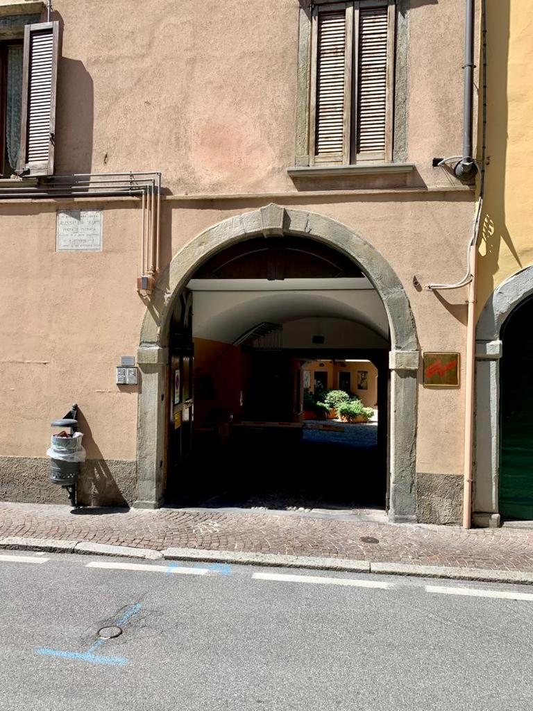 Flat Mazzini 6 Apartment Alzano Lombardo Exterior photo